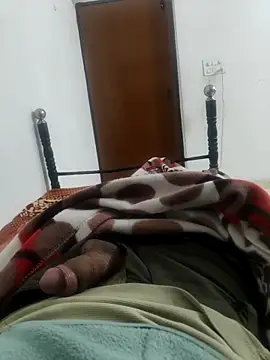 Snapshot of shale26 chatting on 03/02/25, 02:51 shale26 online show from 03/02/25, 02:51