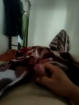 Snapshot of shale26 chatting on 03/18/25, 03:31 shale26 online show from 03/18/25, 03:31