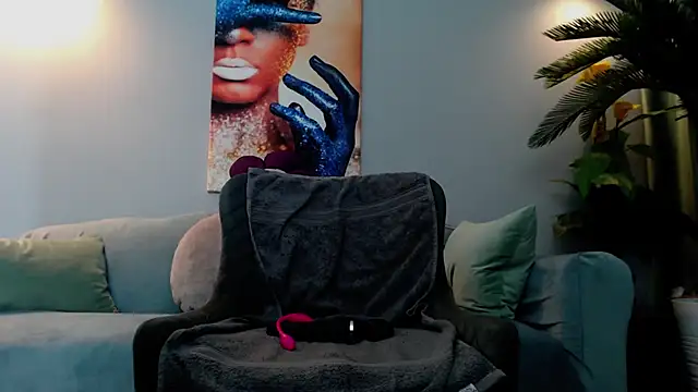 Snapshot of EvySmithXXX chatting on 12/22/25, 05:15 EvySmithXXX online show from 12/22/25, 05:15