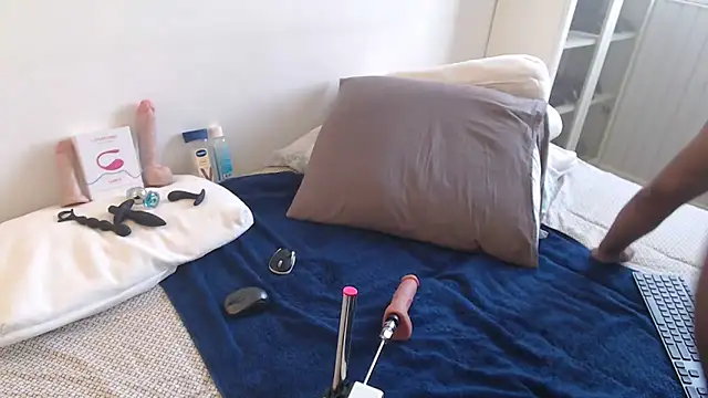 fiitboycam online show from 04/10/26, 10:42