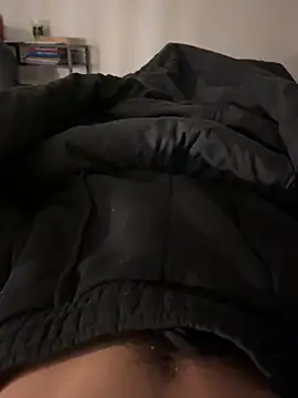 Snapshot of alixbg33 chatting on 12/08/24, 09:02 alixbg33 online show from 12/08/24, 09:02