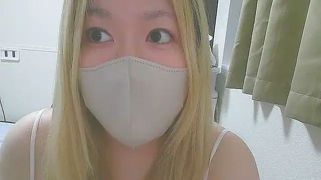 Snapshot of Remi_official chatting on 11/02/25, 06:32 Remi official online show from 11/02/25, 06:32