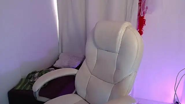 Xileny-Halliwey online show from 11/10/25, 07:57