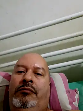 Snapshot of Juan_45 chatting on 06/24/26, 01:10 Juan 45 online show from 06/24/26, 01:10