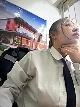 LIZ-06  online show from 10/30/25, 12:50