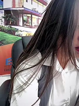 LIZ-06  online show from 11/28/25, 12:52