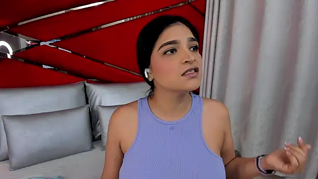 Snapshot of AdeleGray chatting on 02/13/25, 12:00 AdeleGray online show from 02/13/25, 12:00