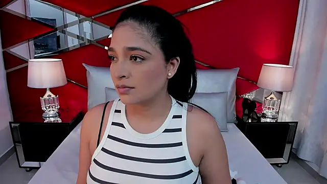 Snapshot of AdeleGray chatting on 09/13/25, 11:43 AdeleGray online show from 09/13/25, 11:43