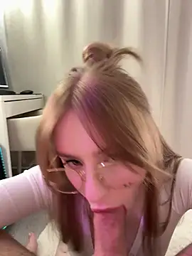 Snapshot of CaseyCumFace chatting on 03/02/25, 09:54 CaseyCumFace online show from 03/02/25, 09:54