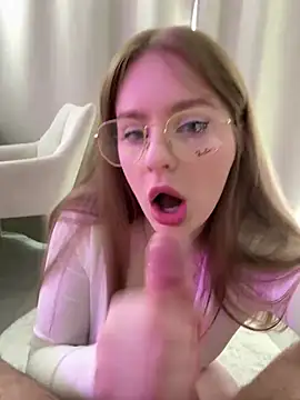 Snapshot of CaseyCumFace chatting on 03/11/25, 03:16 CaseyCumFace online show from 03/11/25, 03:16