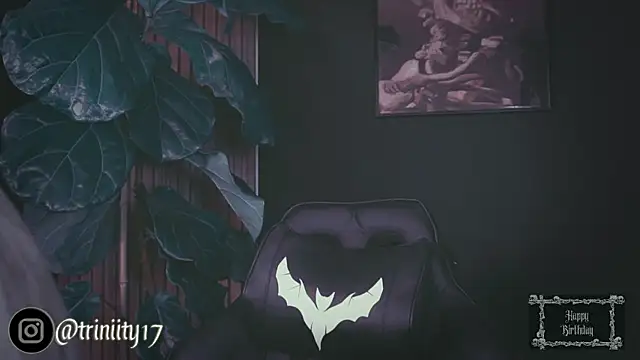 Snapshot of Trinity___s chatting on 01/25/25, 06:24 Trinity s online show from 01/25/25, 06:24