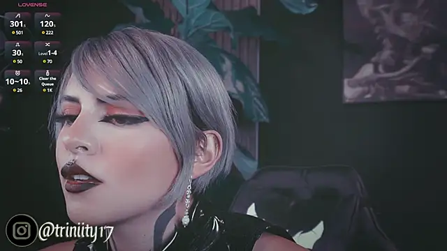 Snapshot of Trinity___s chatting on 01/26/25, 11:18 Trinity s online show from 01/26/25, 11:18