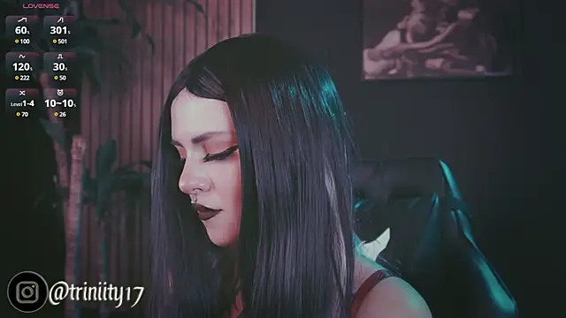 Snapshot of Trinity___s chatting on 02/06/25, 10:32 Trinity s online show from 02/06/25, 10:32