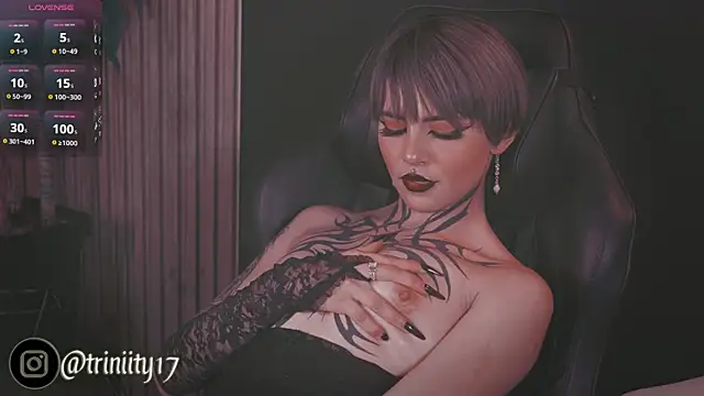 Snapshot of Trinity___s chatting on 02/16/25, 08:44 Trinity s online show from 02/16/25, 08:44