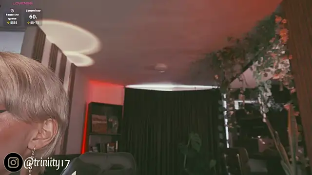 Snapshot of Trinity___s chatting on 09/13/25, 05:02 Trinity s online show from 09/13/25, 05:02