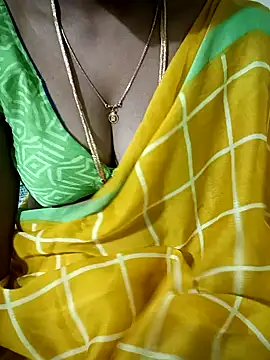 Snapshot of Cute-chinny chatting on 01/14/25, 03:26 Cute-chinny online show from 01/14/25, 03:26