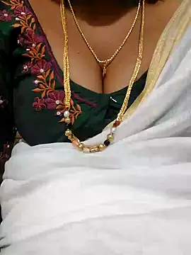 Snapshot of Cute-chinny chatting on 01/19/25, 01:53 Cute-chinny online show from 01/19/25, 01:53