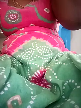 Snapshot of Cute-chinny chatting on 01/28/25, 08:14 Cute-chinny online show from 01/28/25, 08:14