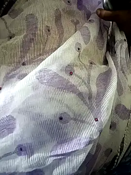 Snapshot of Cute-chinny chatting on 01/28/25, 05:14 Cute-chinny online show from 01/28/25, 05:14