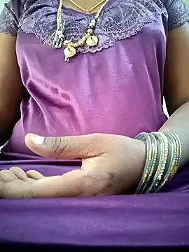 Snapshot of Cute-chinny chatting on 02/02/25, 10:13 Cute-chinny online show from 02/02/25, 10:13