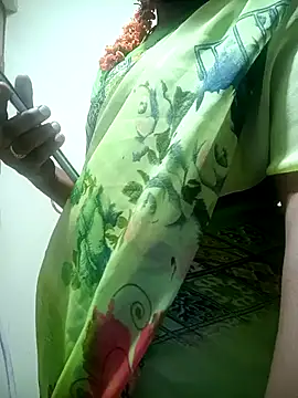 Snapshot of Cute-chinny chatting on 02/05/25, 02:16 Cute-chinny online show from 02/05/25, 02:16