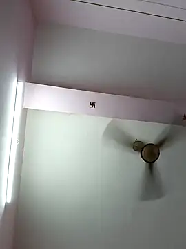 Snapshot of Cute-manisha chatting on 03/11/25, 12:39 Cute-manisha online show from 03/11/25, 12:39