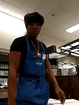 Snapshot of kobrashekyng chatting on 10/31/25, 03:02 kobrashekyng online show from 10/31/25, 03:02