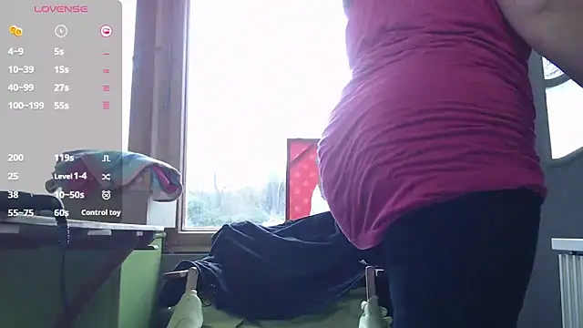 Snapshot of KasiaPrivat chatting on 01/02/25, 10:26 KasiaPrivat online show from 01/02/25, 10:26