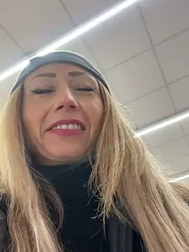 Snapshot of harleyejoker1 chatting on 01/22/25, 11:12 harleyejoker1 online show from 01/22/25, 11:12