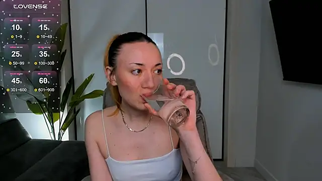 Maddy Garcia online show from 02/27/25, 12:43