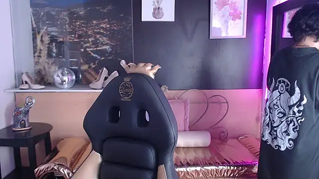 Snapshot of Lili_Gomez_ chatting on 10/24/25, 02:02 Lili Gomez online show from 10/24/25, 02:02