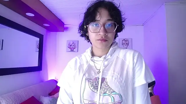 Snapshot of Lili_Gomez_ chatting on 11/12/25, 01:00 Lili Gomez online show from 11/12/25, 01:00