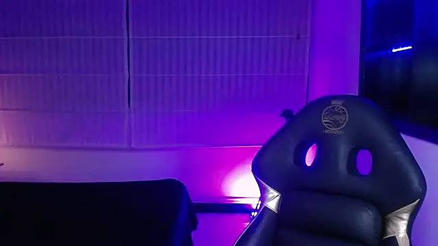 Snapshot of Lili_Gomez_ chatting on 11/26/25, 01:34 Lili Gomez online show from 11/26/25, 01:34