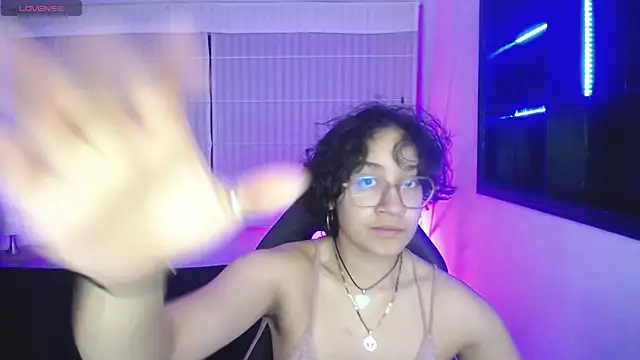 Snapshot of Lili_Gomez_ chatting on 11/27/25, 02:08 Lili Gomez online show from 11/27/25, 02:08