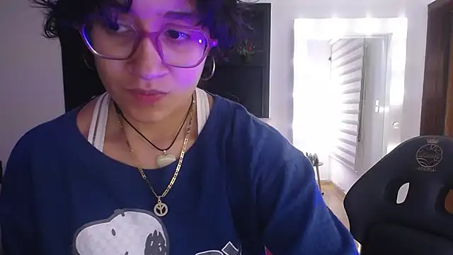 Snapshot of Lili_Gomez_ chatting on 11/30/25, 12:42 Lili Gomez online show from 11/30/25, 12:42