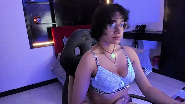 Snapshot of Lili_Gomez_ chatting on 12/05/25, 10:46 Lili Gomez online show from 12/05/25, 10:46