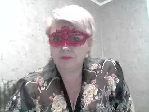Snapshot of Lisa_Suzie chatting on 01/05/25, 07:28 Lisa Suzie online show from 01/05/25, 07:28
