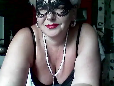 Snapshot of Lisa_Suzie chatting on 06/15/26, 08:27 Lisa Suzie online show from 06/15/26, 08:27