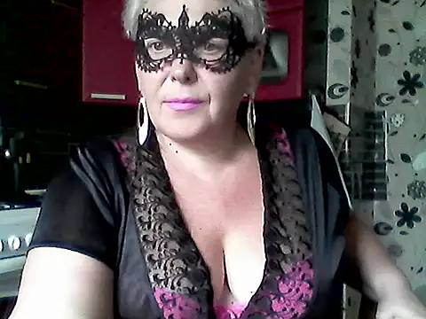 Snapshot of Lisa_Suzie chatting on 06/16/26, 08:17 Lisa Suzie online show from 06/16/26, 08:17