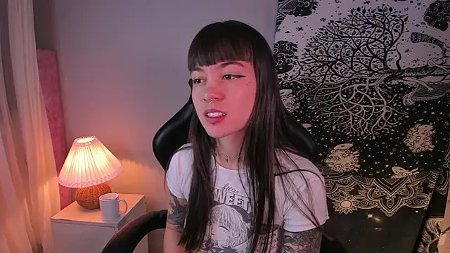 Snapshot of Lia_Sweett_ chatting on 01/14/25, 01:38 Lia Sweett online show from 01/14/25, 01:38