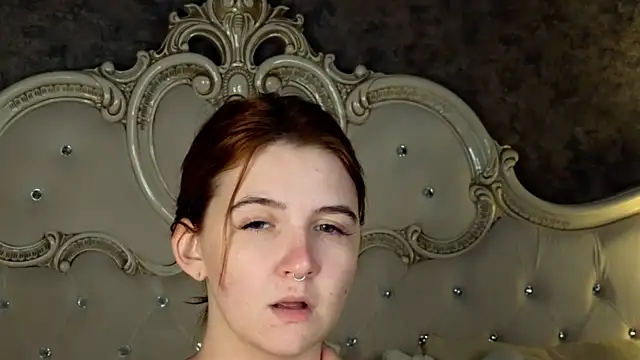 Snapshot of Melanie_Stoun chatting on 09/25/25, 07:01 Melanie Stoun online show from 09/25/25, 07:01