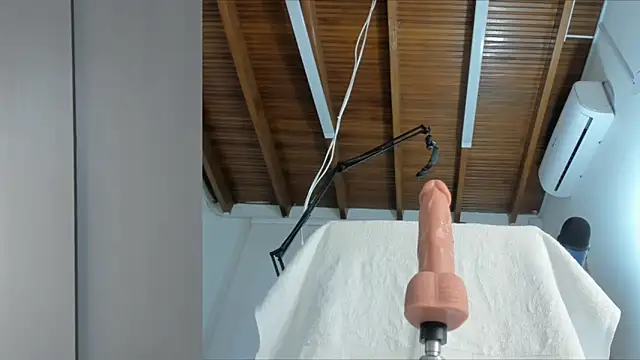 Snapshot of Lucy_carter_ chatting on 09/11/25, 01:33 Lucy carter online show from 09/11/25, 01:33