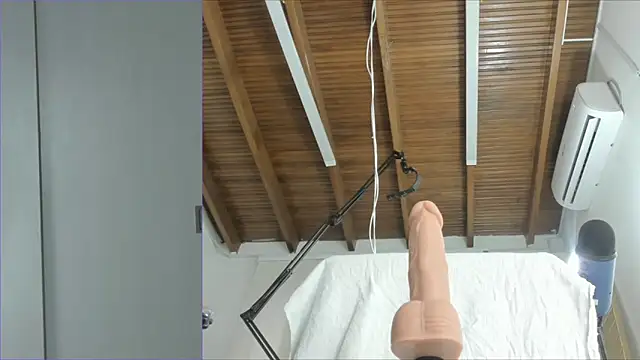 Snapshot of Lucy_carter_ chatting on 10/28/25, 03:04 Lucy carter online show from 10/28/25, 03:04