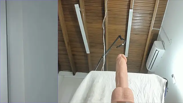 Snapshot of Lucy_carter_ chatting on 11/01/25, 04:31 Lucy carter online show from 11/01/25, 04:31