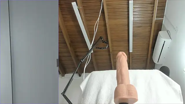 Snapshot of Lucy_carter_ chatting on 11/08/25, 02:50 Lucy carter online show from 11/08/25, 02:50