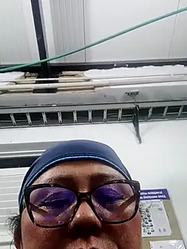 Snapshot of Darly_Gomez chatting on 12/27/24, 04:58 Darly Gomez online show from 12/27/24, 04:58