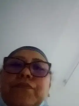 Snapshot of Darly_Gomez chatting on 12/31/24, 12:43 Darly Gomez online show from 12/31/24, 12:43