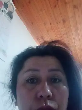 Snapshot of Darly_Gomez chatting on 01/04/25, 12:05 Darly Gomez online show from 01/04/25, 12:05