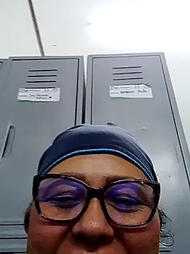 Snapshot of Darly_Gomez chatting on 01/11/25, 06:24 Darly Gomez online show from 01/11/25, 06:24