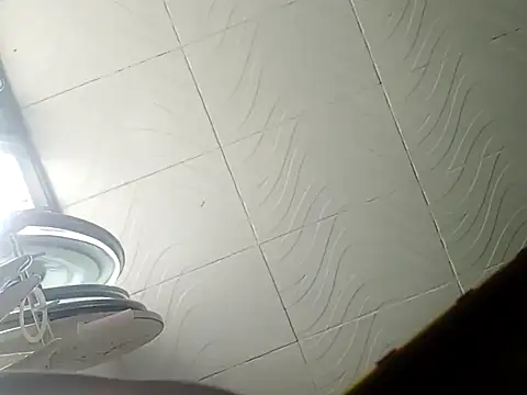 Snapshot of Darly_Gomez chatting on 02/08/25, 08:21 Darly Gomez online show from 02/08/25, 08:21